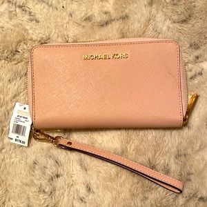 Michael Kors jet set phone wallet in ballet